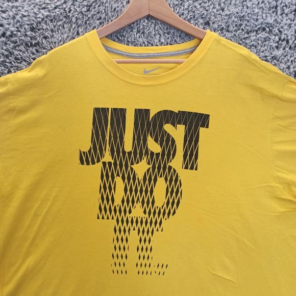 Nike Shirt Men 4XLarge Yellow Boat Neck Short Sleeve JUST DO IT Logo Regular Fit - Picture 2 of 6
